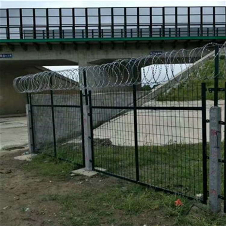 鐵路防護柵欄案例展示圖片1 鐵路防護柵欄案例展示圖片1